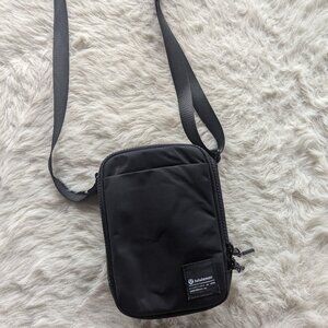 Lululemon Easy Access Crossbody Bag 1.5L